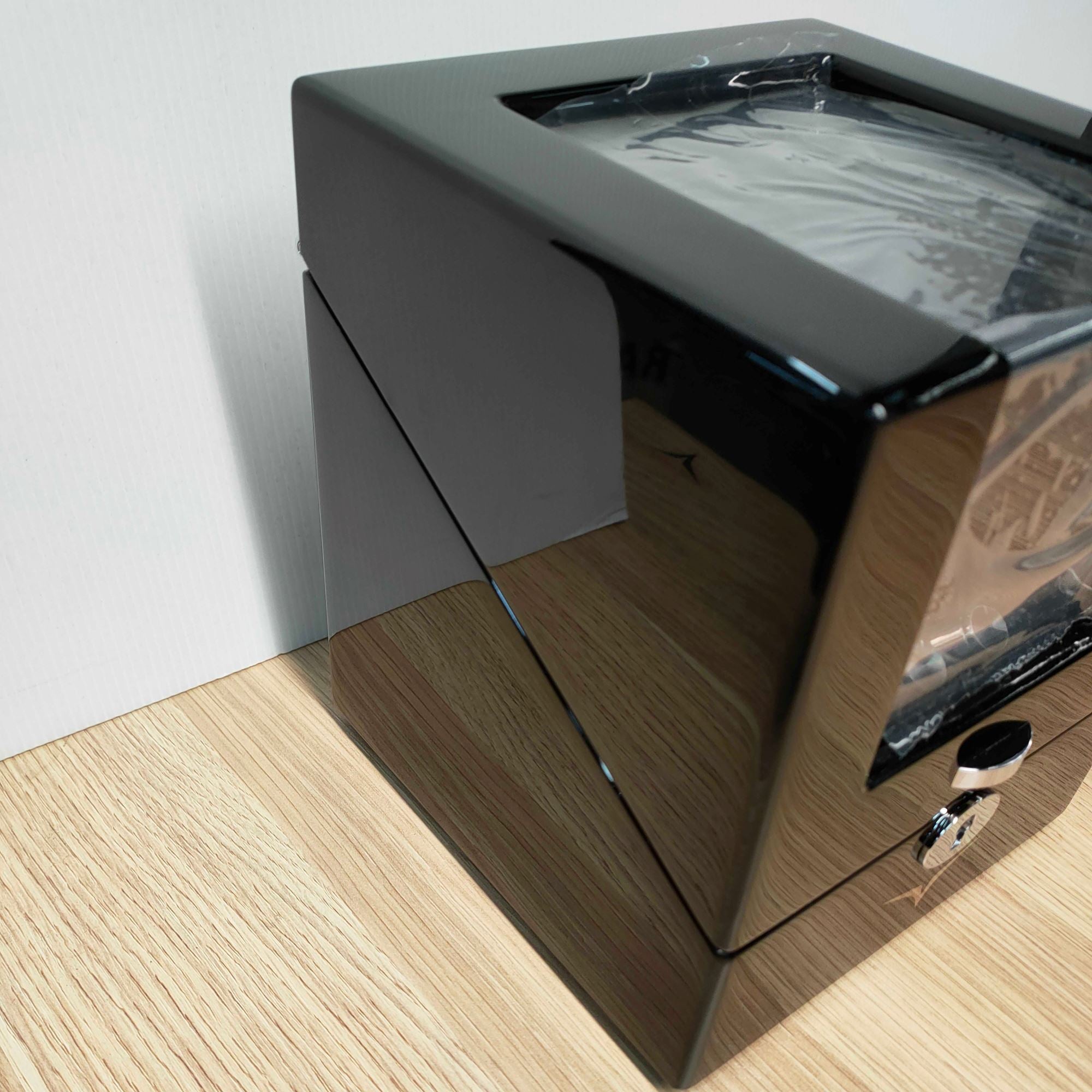 Seconds - Waratah Watch Winder Box for 1 Watch in Black (e) Seconds Clinks
